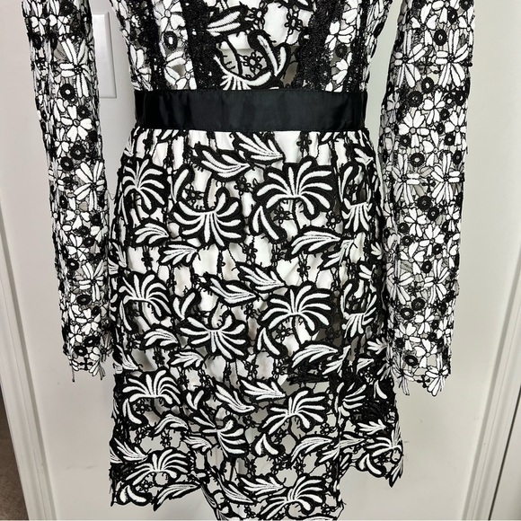 Unbranded Mini Dress with Frills Floral Cutout Black White womens Large - Picture 11 of 14